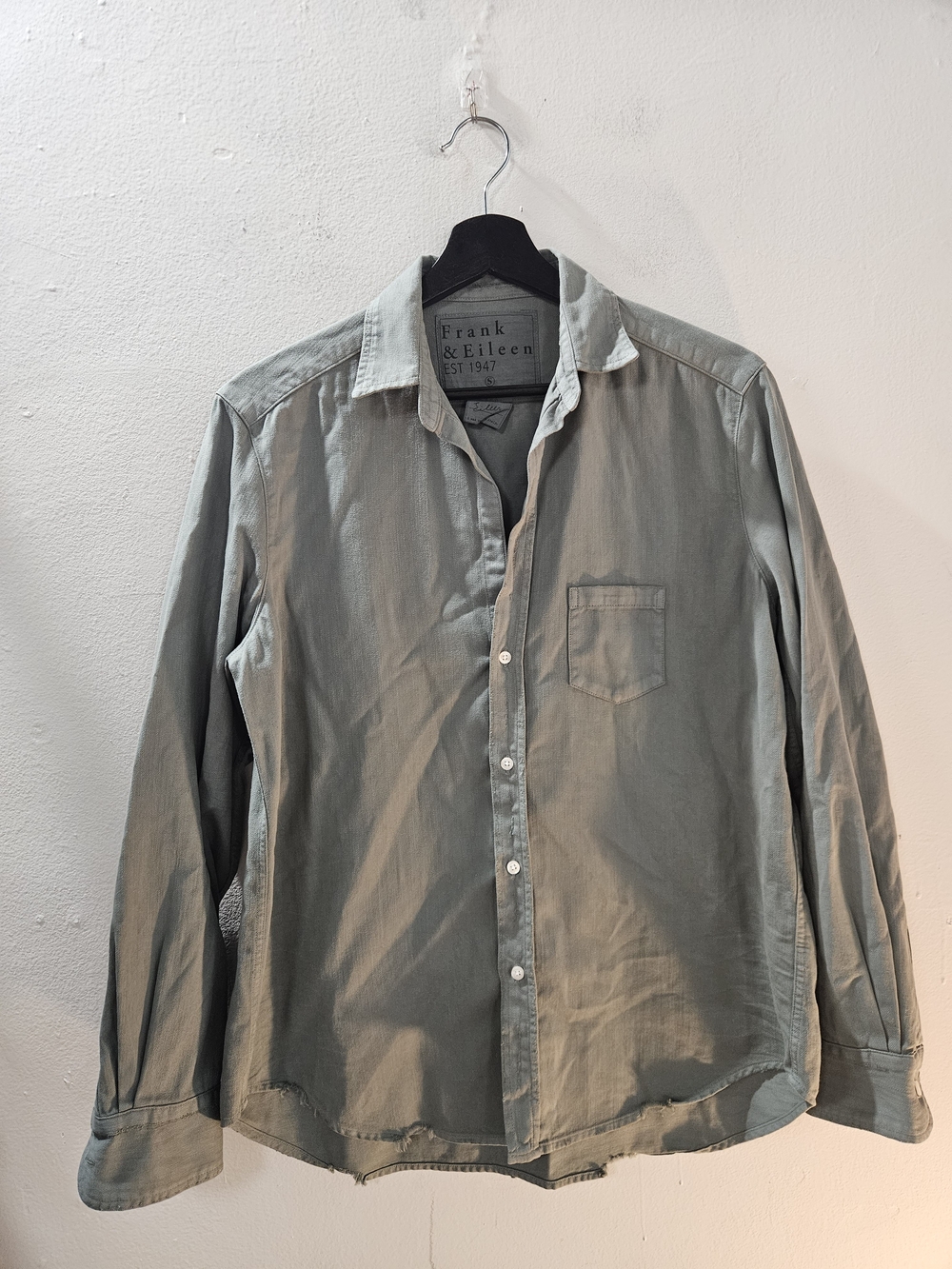 Frank & Eileen Eileen Button-Down Long Sleeve Shirt